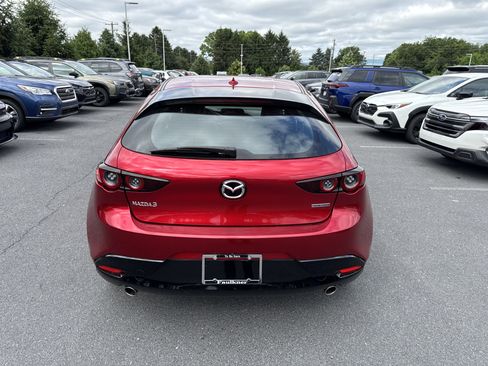 Used 2020 MAZDA MAZDA3 Hatchback w/ Preferred Package FWD image 9