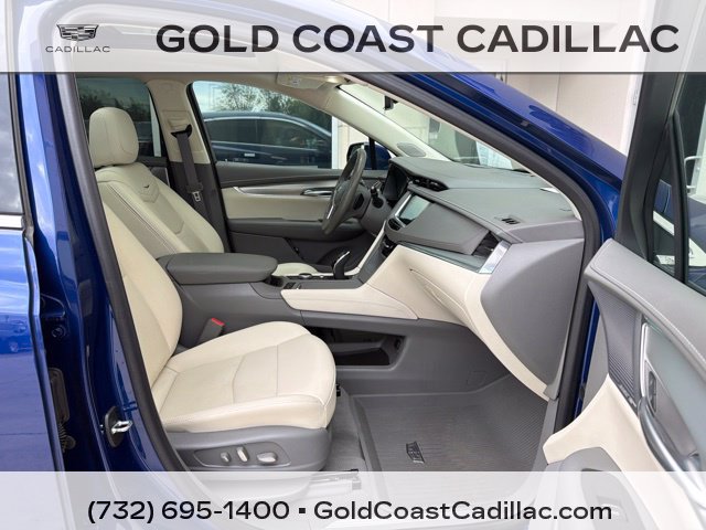 Used 2023 Cadillac XT5 Premium Luxury w/ LPO, Floor Liner Package AWD/4WD image 7