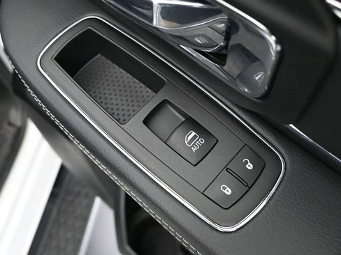 Used 2019 RAM 1500 Laramie w/ Convenience Group image 47