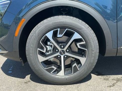 Certified 2025 Kia Sportage EX AWD/4WD image 11