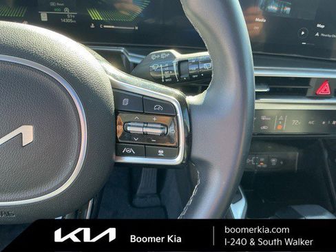 Certified 2025 Kia Sorento S w/ Panoramic Sunroof Package image 21