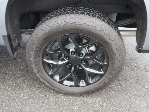 Used 2024 Chevrolet Silverado 1500 Custom Trail Boss w/ LPO, Dark Essentials Package image 38