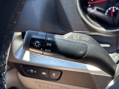 Used 2024 Kia Carnival LX FWD image 26
