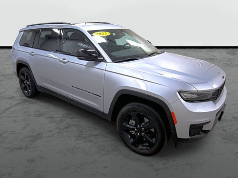 Used 2023 Jeep Grand Cherokee L Laredo AWD/4WD image 5