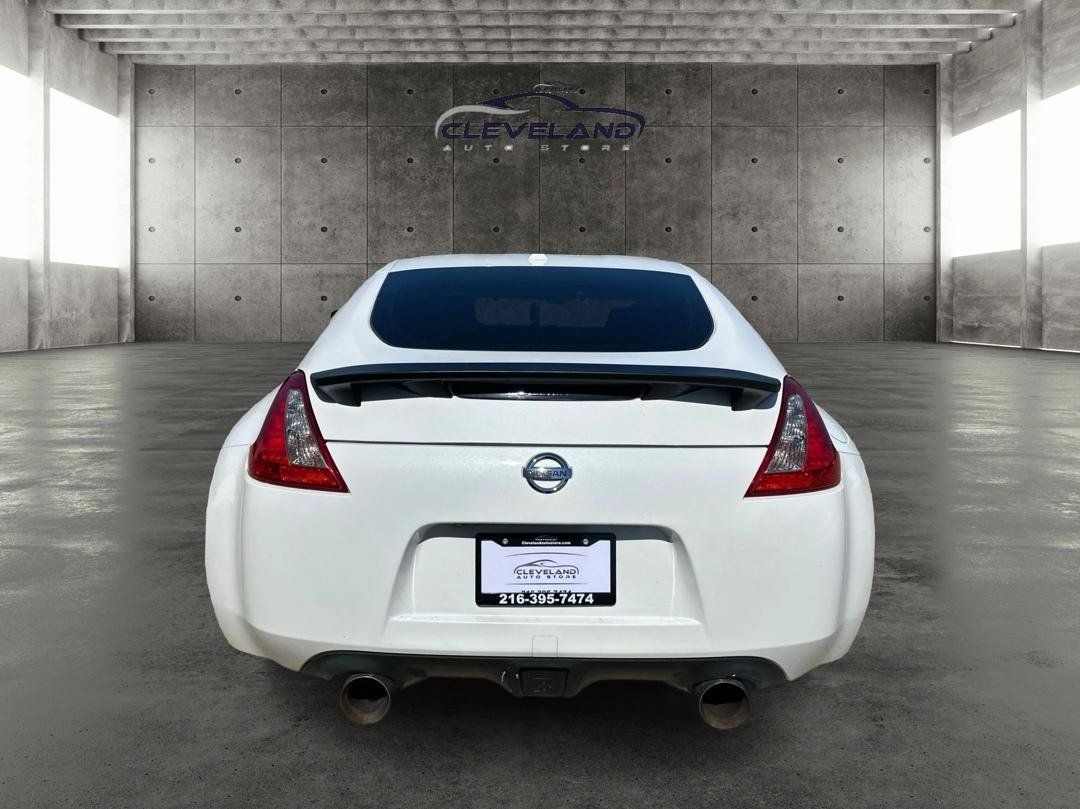 Used 2014 Nissan 370Z Touring w/ Sport Package RWD image 4
