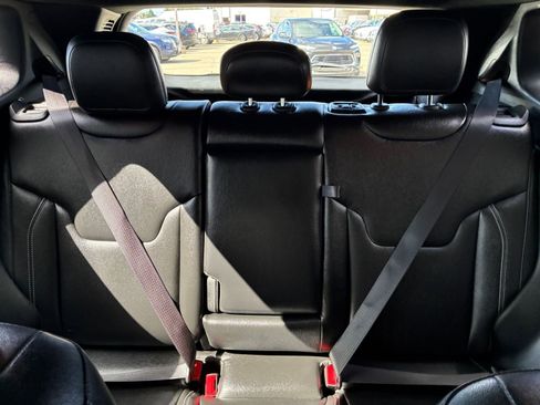 Used 2025 Jeep Compass Limited image 39