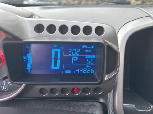 Used 2014 Chevrolet Sonic LT image 16