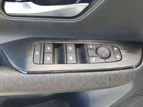 New 2026 Nissan Kicks SV FWD image 13