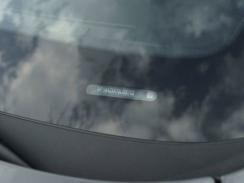 Certified 2025 Porsche Macan 4 Electric AWD/4WD image 32