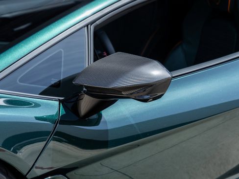 Used 2024 Lamborghini Revuelto image 18