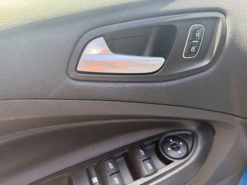 Used 2017 Ford Escape SE FWD image 17
