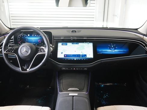 Used 2026 Mercedes-Benz E 350 4MATIC Sedan image 14