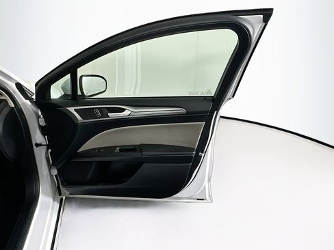 Used 2019 Ford Fusion S image 31