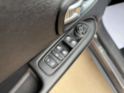 Used 2019 Jeep Compass Limited AWD/4WD image 16
