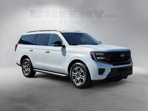 Certified 2025 Ford Expedition Active AWD/4WD image 2