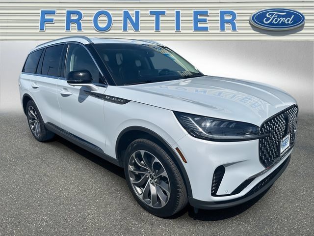 Used 2025 Lincoln Aviator Reserve AWD/4WD image 8