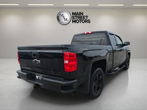 Used 2018 Chevrolet Silverado 1500 Custom image 5