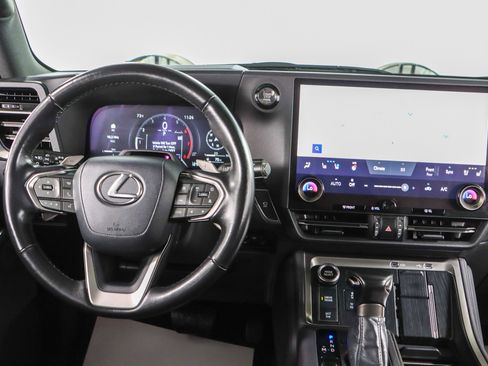 Used 2024 Lexus GX 550 w/ Accessory Package (Z1) AWD/4WD image 18