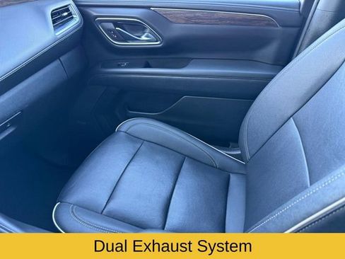 Used 2023 Chevrolet Suburban Premier image 27