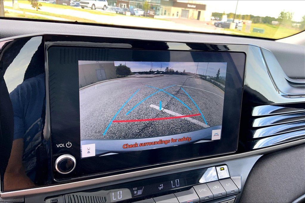 Used 2025 Toyota Camry LE FWD image 21
