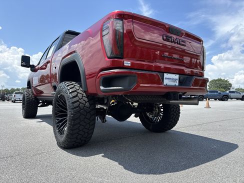 Used 2025 GMC Sierra 2500 AT4 w/ AT4 Premium Plus Package AWD/4WD image 8