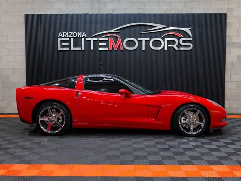 Used 2007 Chevrolet Corvette Coupe w/ Preferred Equipment Group RWD image 2