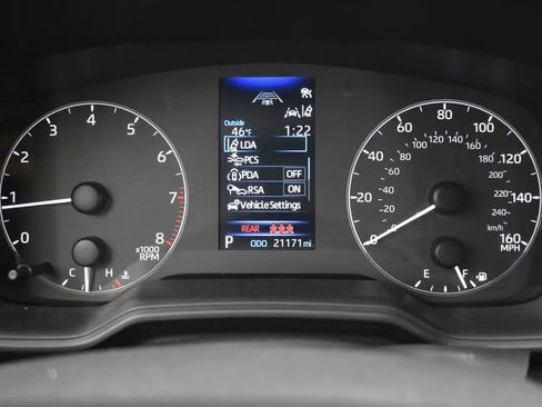 Used 2025 Toyota Corolla LE image 27