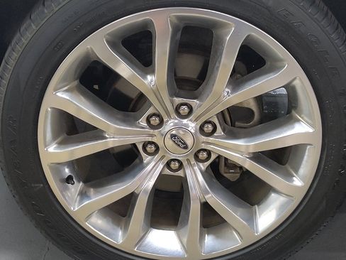 Used 2019 Ford Expedition Limited w/ Equipment Group 302A RWD image 31