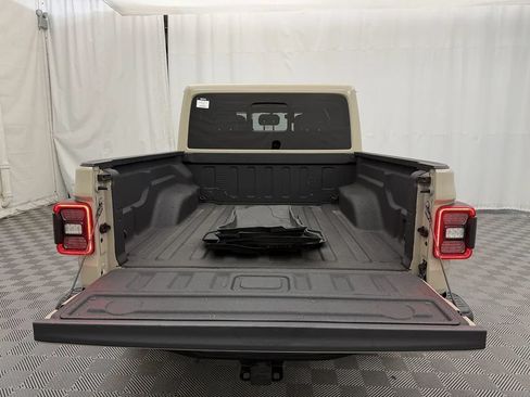 Used 2022 Jeep Gladiator Rubicon w/ LED Lighting Group AWD/4WD image 30