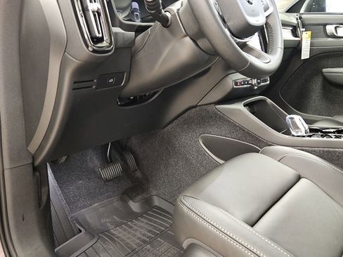 New 2026 Volvo XC40 B5 Plus w/ Protection Package Premier image 43