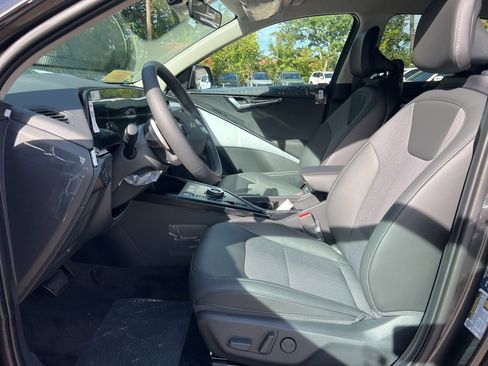 New 2025 Kia Niro EX w/ EX Cold Weather Package image 8