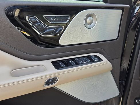Used 2022 Lincoln Aviator Reserve w/ Equipment Group 201A AWD/4WD image 16
