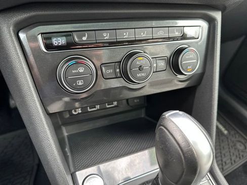 Used 2018 Volkswagen Tiguan SEL AWD/4WD image 23