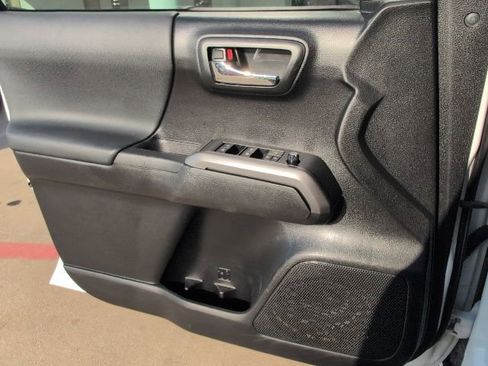 Used 2021 Toyota Tacoma TRD Off-Road w/ Technology Package image 13