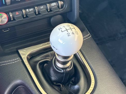Used 2019 Ford Mustang Shelby GT350 w/ Technology Package RWD image 19