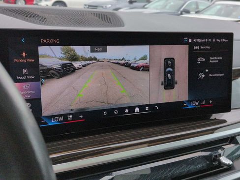 Used 2025 BMW X7 xDrive40i AWD/4WD image 32