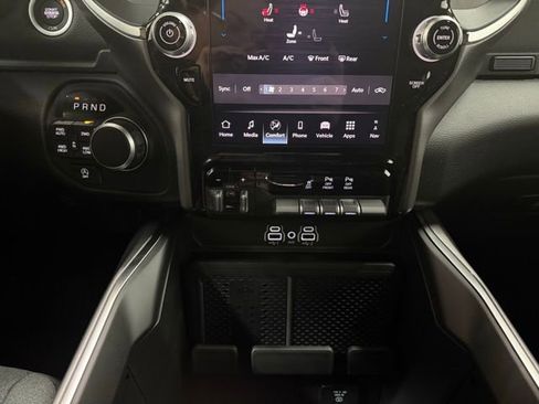 New 2026 RAM 1500 4x4 Crew Cab image 21
