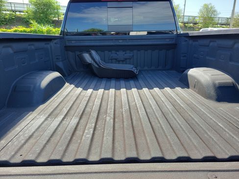 Used 2025 Chevrolet Silverado 2500 High Country w/ Midnight Edition AWD/4WD image 8