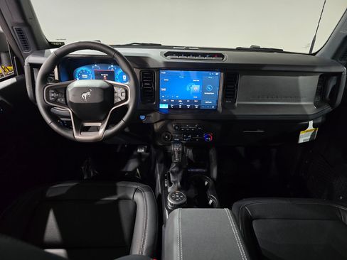 New 2025 Ford Bronco Badlands w/ Sasquatch Package AWD/4WD image 24