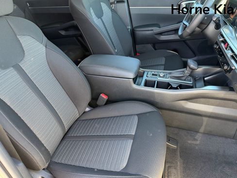 New 2026 Kia Sorento LX FWD image 8