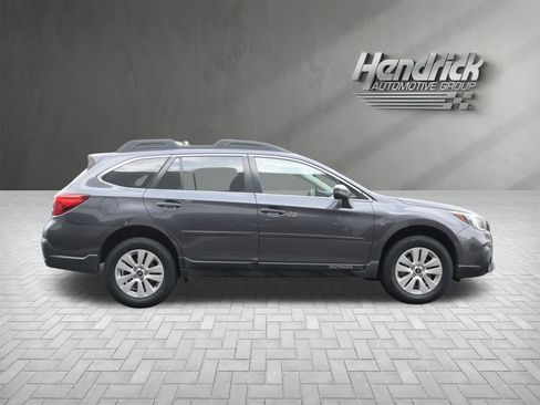Used 2019 Subaru Outback 2.5i Premium image 10