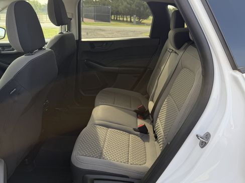 Used 2022 Ford Escape SE w/ SE Sport Appearance Package AWD/4WD image 19