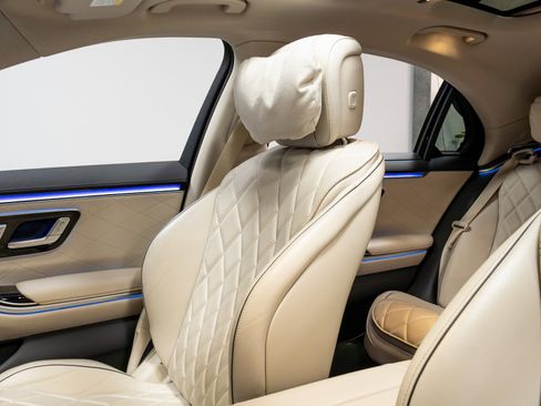 Used 2023 Mercedes-Benz S 580 4MATIC Sedan image 12