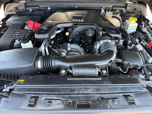 Used 2021 Jeep Gladiator Mojave AWD/4WD image 34