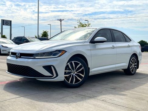 New 2025 Volkswagen Jetta SE image 1