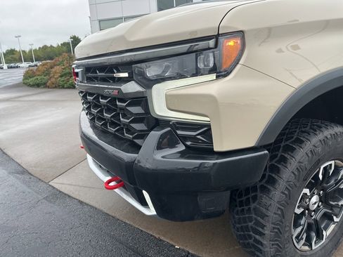 Used 2022 Chevrolet Silverado 1500 ZR2 w/ Technology Package image 12