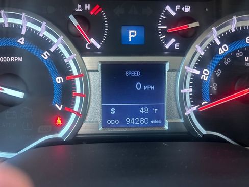 Used 2017 Toyota 4Runner SR5 image 10