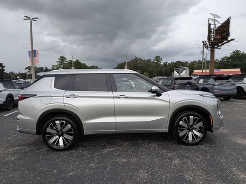 New 2026 Mitsubishi Outlander SEL FWD image 2