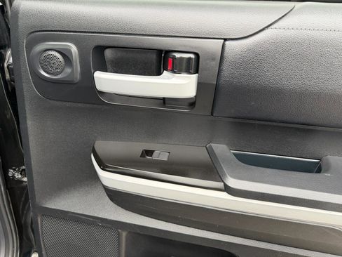 Used 2018 Toyota Tundra SR5 w/ SR5 Upgrade Package image 37