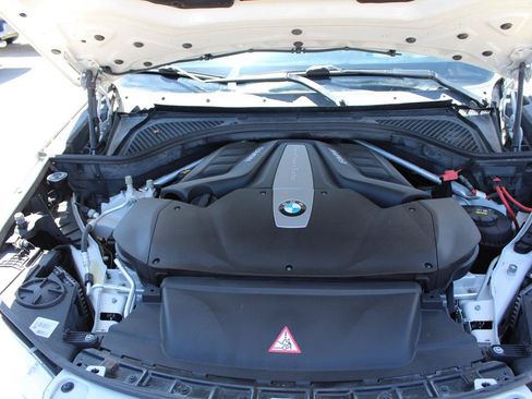 Used 2017 BMW X5 xDrive50i AWD/4WD image 26